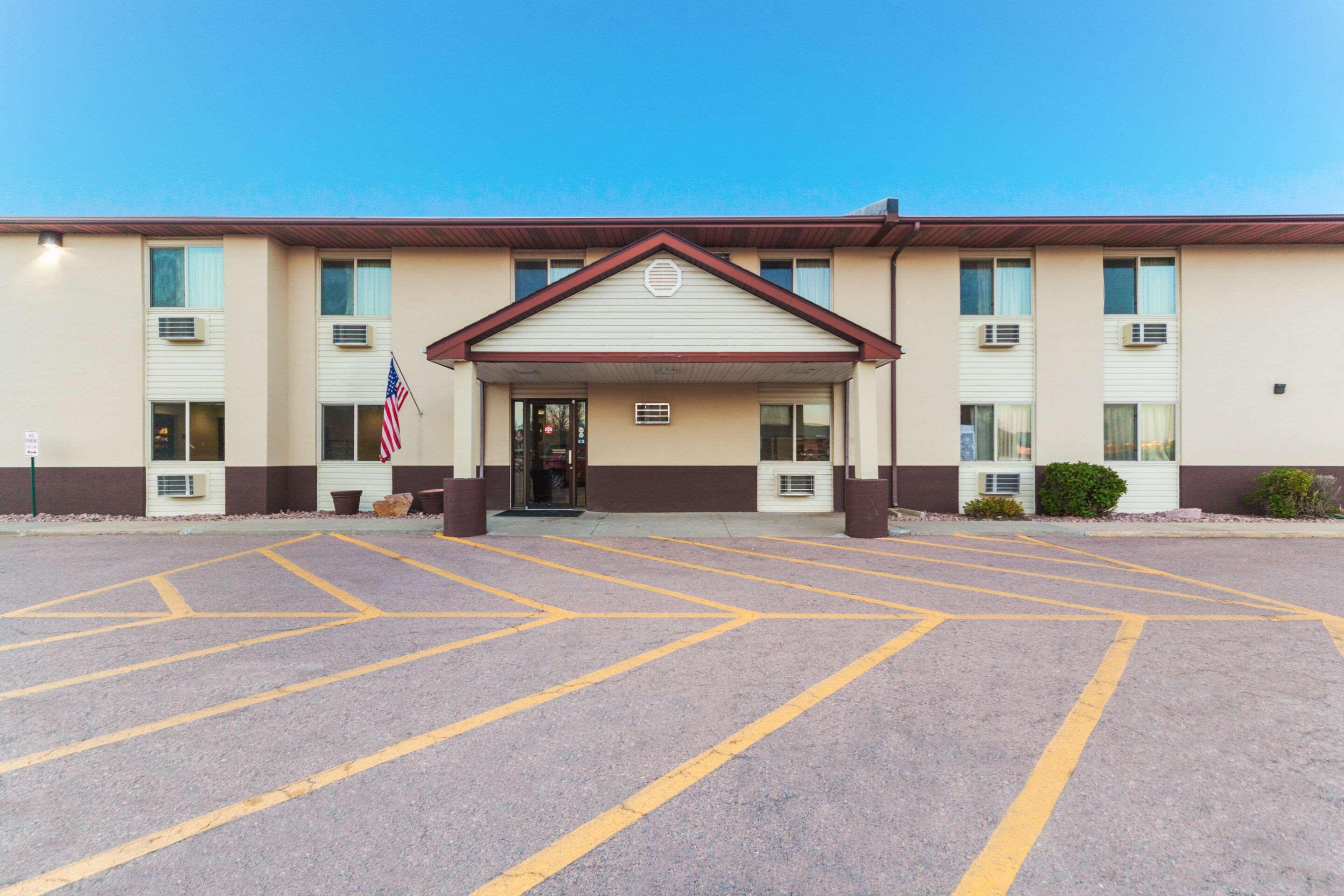 Econo Lodge Sioux Falls Empire Mall Exterior photo