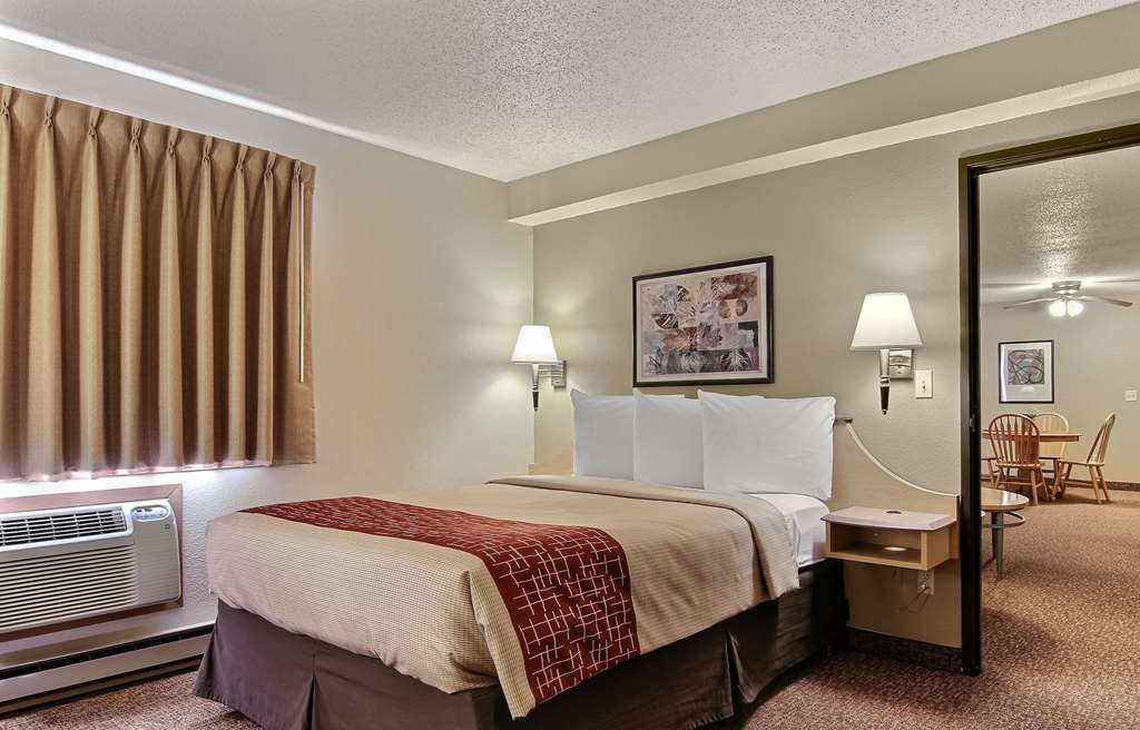 Econo Lodge Sioux Falls Empire Mall Room photo